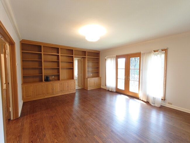 Building Photo - 3222 E Hampshire St