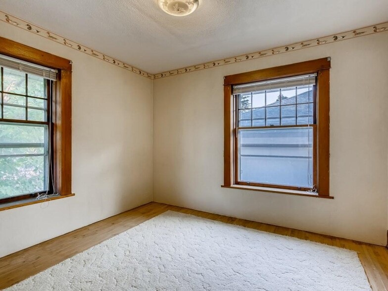 Building Photo - 245 Hamline Ave S
