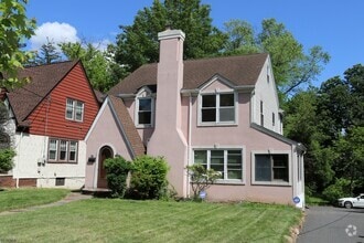 Building Photo - 56 Locust Ave