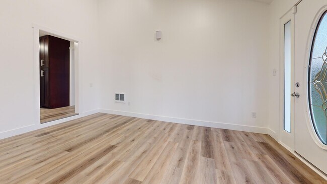 Building Photo - 16702 SE 1st St