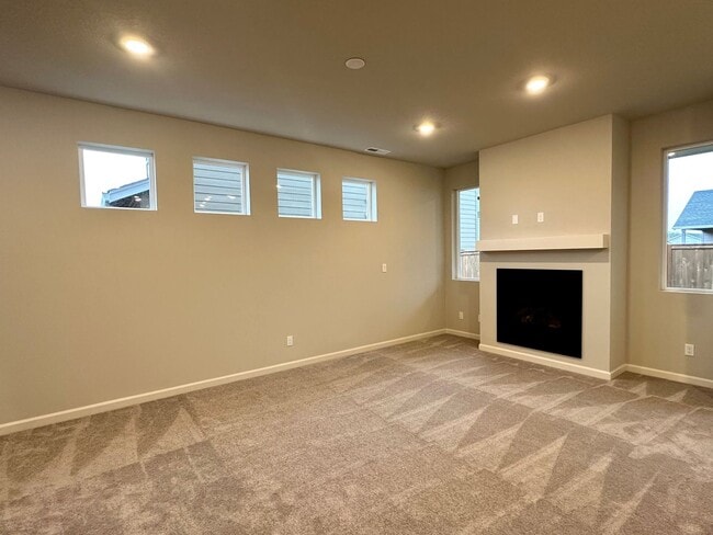 Building Photo - 6157 Savannah St SE