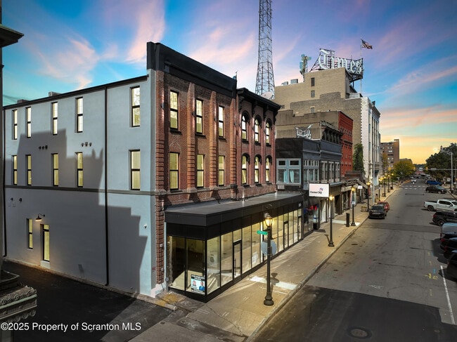Building Photo - 117.5 Penn Ave