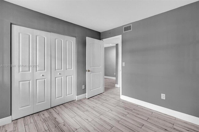 Building Photo - 1263 SW 46th Ave