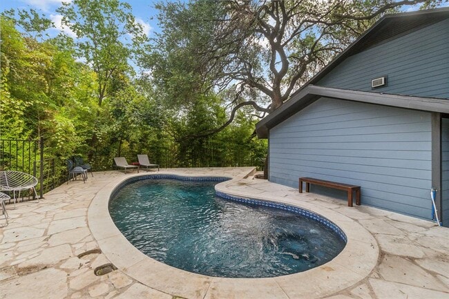 Building Photo - 1501 Rockdale Cir