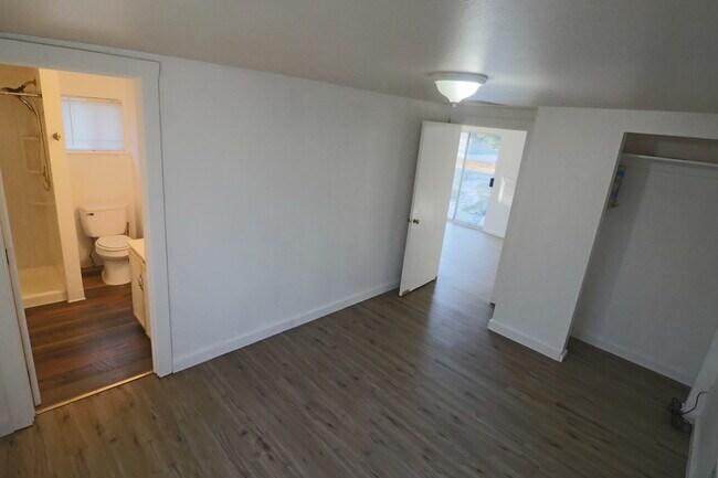 Building Photo - 2344 Trenton Ave