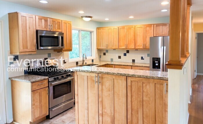 Building Photo - 380 Martin Dr