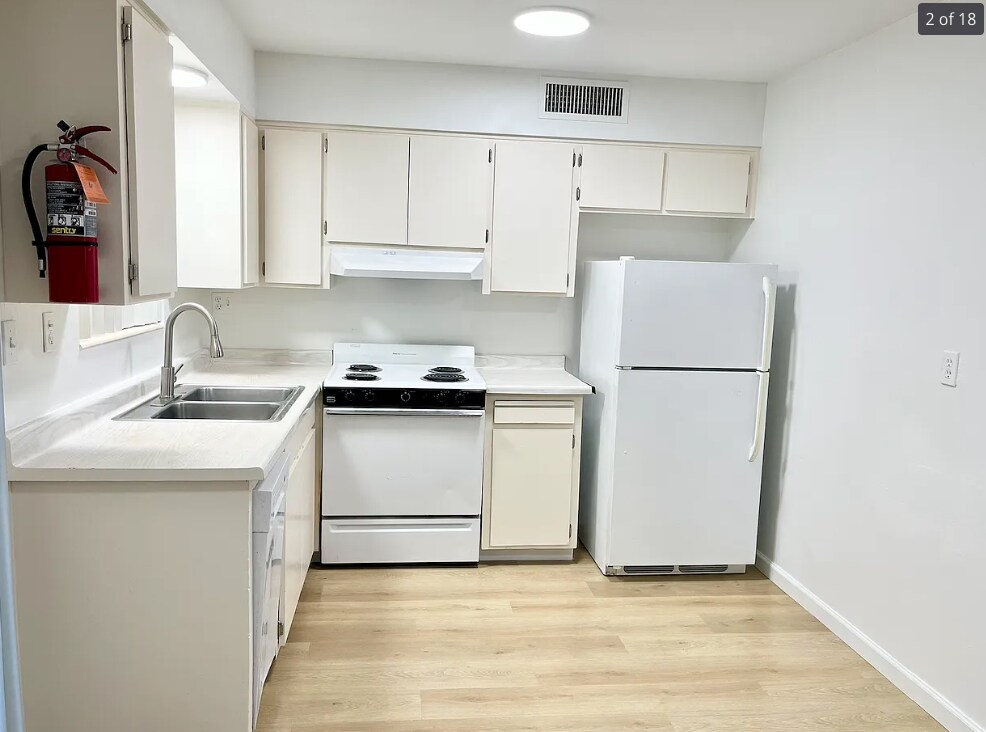 Building Photo - 831 N Belvedere Ave