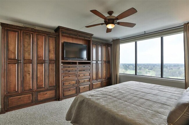 Building Photo - 14655 Champion Forest Dr Dr