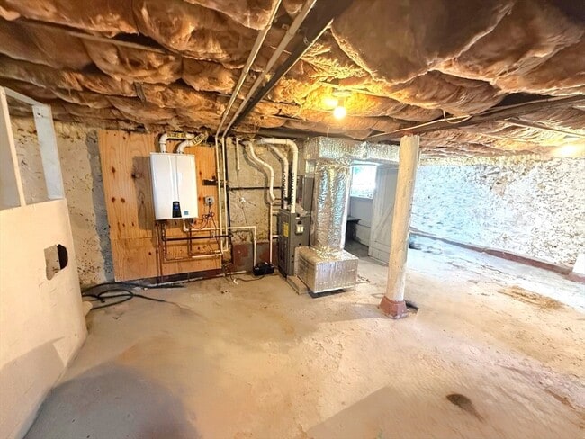 Building Photo - 31 Chipman St