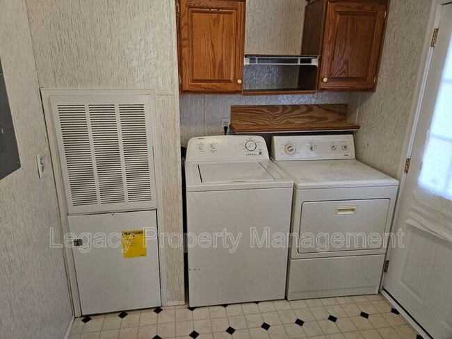 Building Photo - 104 Allen Ruffin Ave