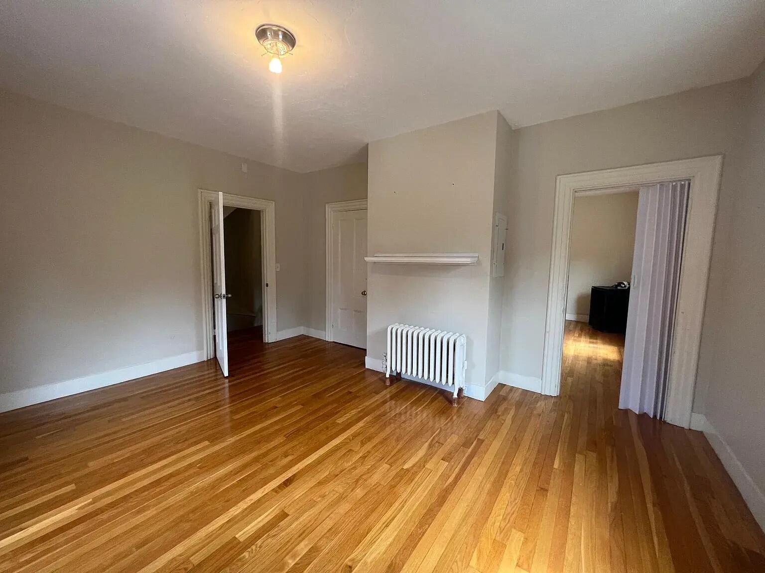 Building Photo - 76 Chestnut St