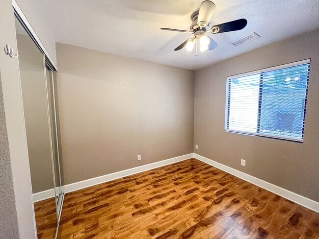 Building Photo - HOUSE - CLARKDALE