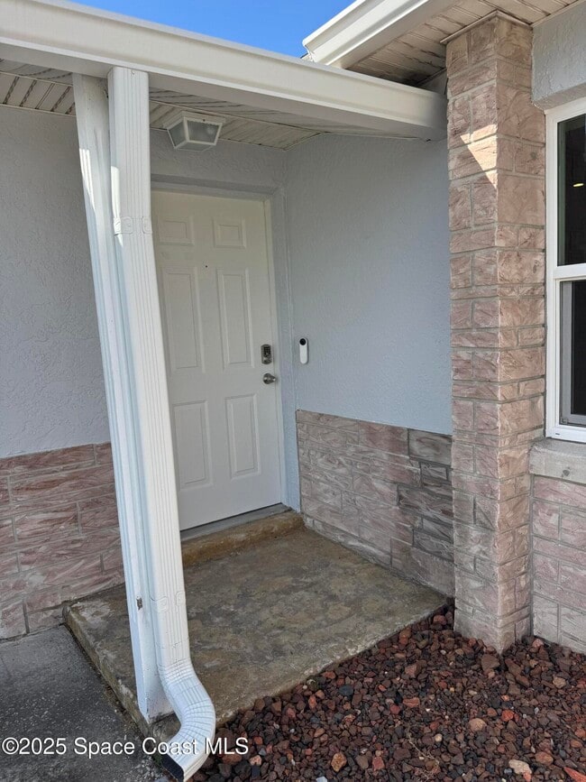 Building Photo - 2841 College View Dr