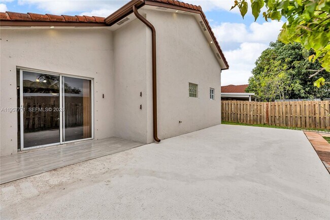 Building Photo - 8211 NW 194th Terrace