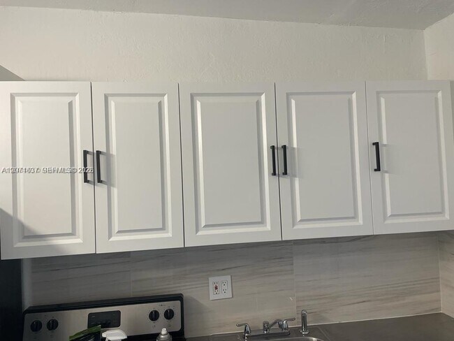 Building Photo - 10035 SW 170th Terrace