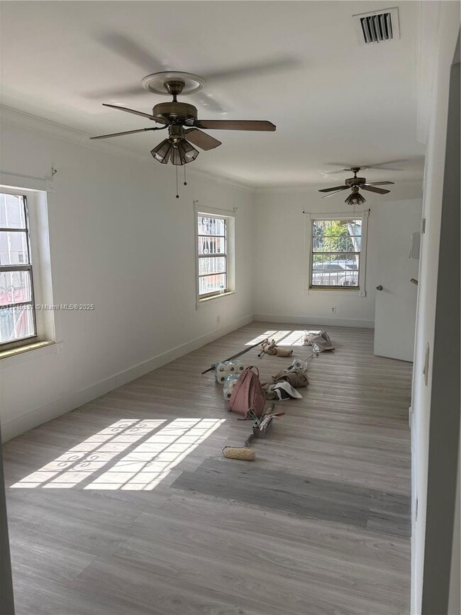 Building Photo - 927 SW 9th Ave