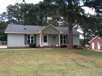 Building Photo - 3 Bedroom 2 Bath in Grovetown