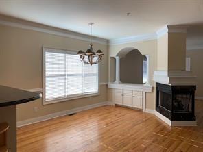 Building Photo - 1618 Chateau Club