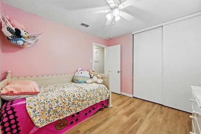 Building Photo - 636 Capricorn St