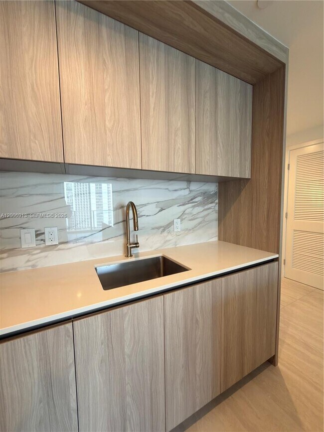 Building Photo - 77 SE 5th St