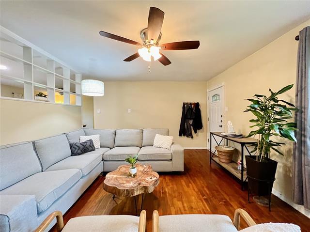 Building Photo - 310 W 15th St