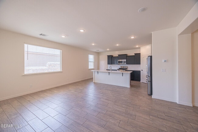 Building Photo - 2725 Mike Price Dr