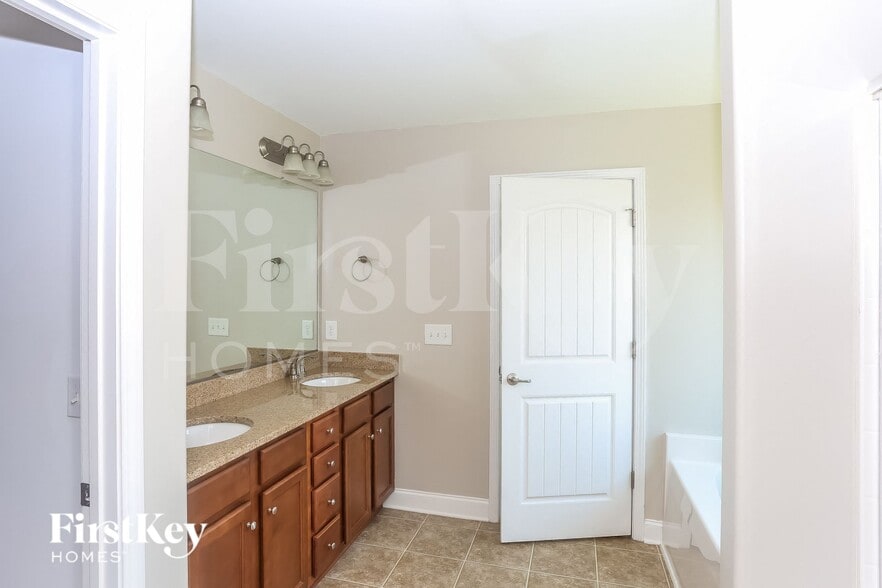 Building Photo - 7203 Ogden Pl