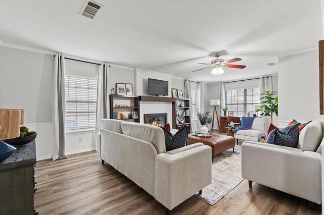 Building Photo - 10023 Olmos Dr