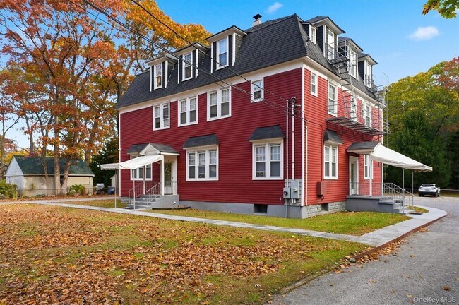 Building Photo - 221 Lake Ave S