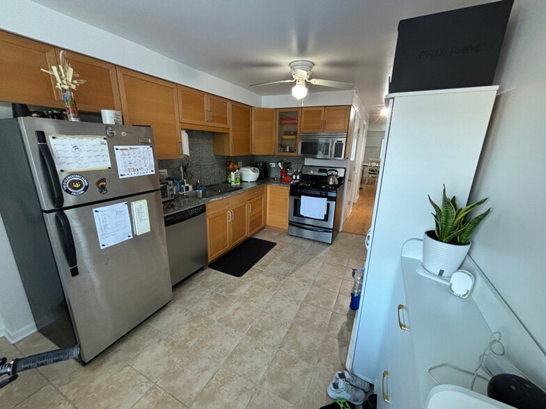 Primary Photo - 286-288 8th St