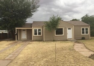 Building Photo - Full of warmth and character