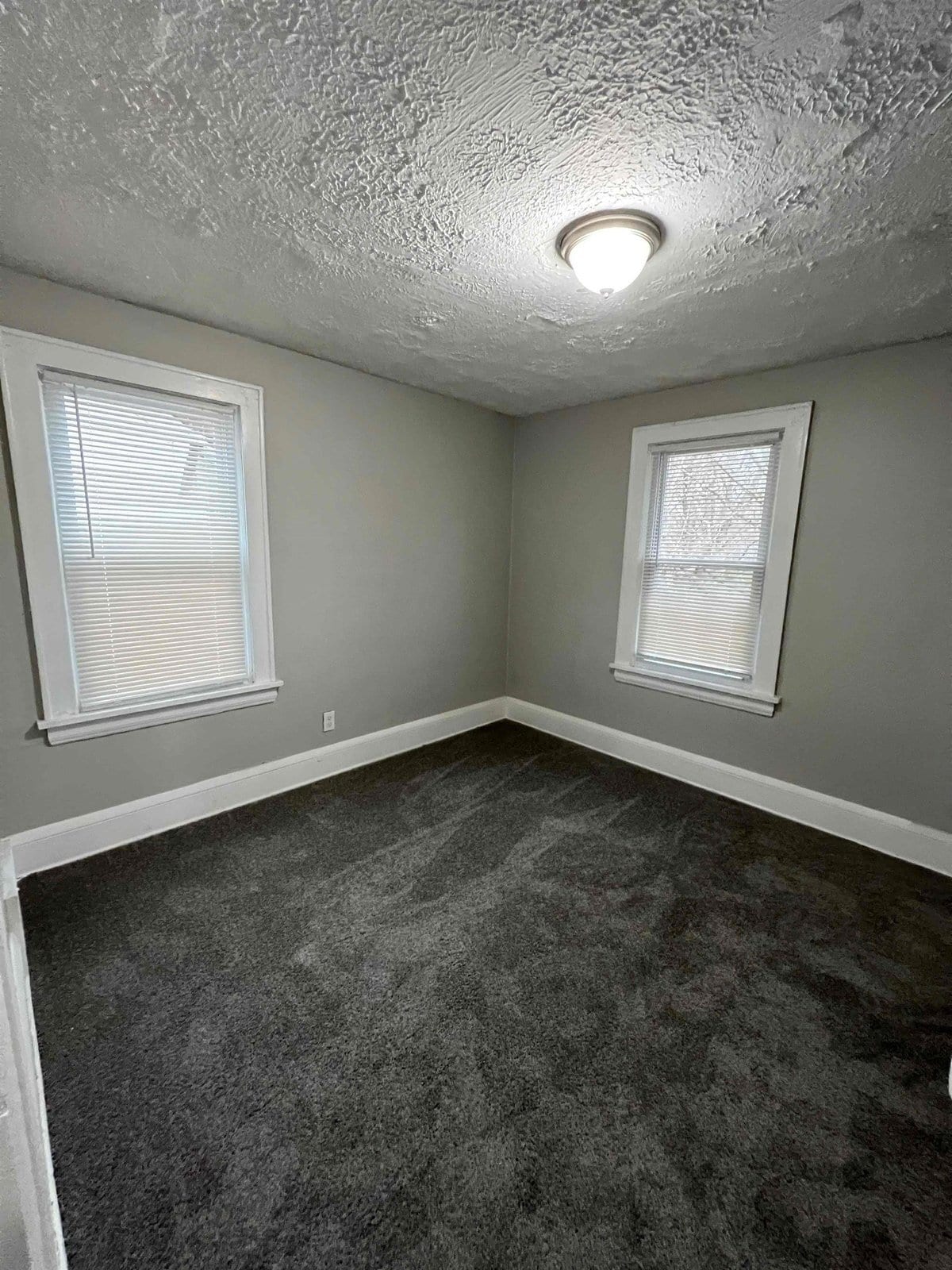 Building Photo - 914 Whittier Ave