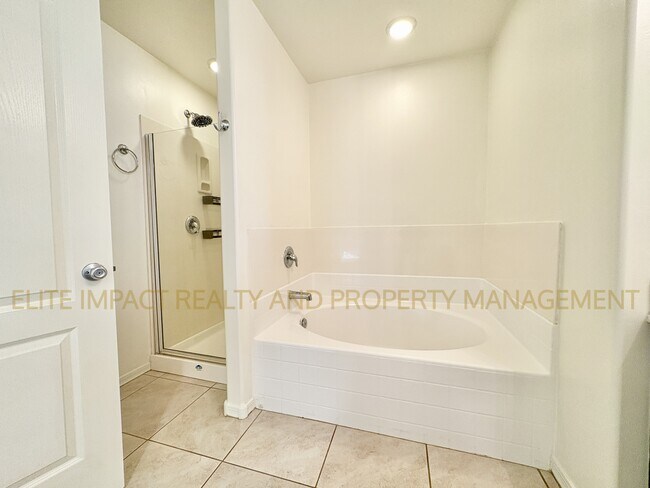 Building Photo - 11684 W Vanderbilt Farms Way