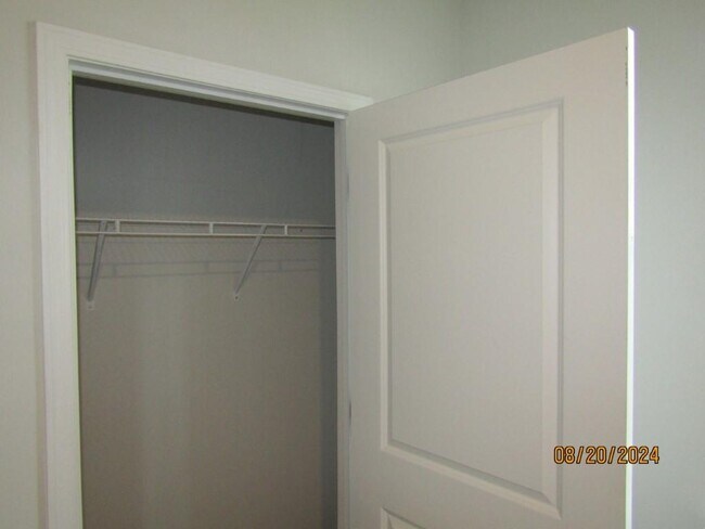 Building Photo - 2155 Ainsley Dr