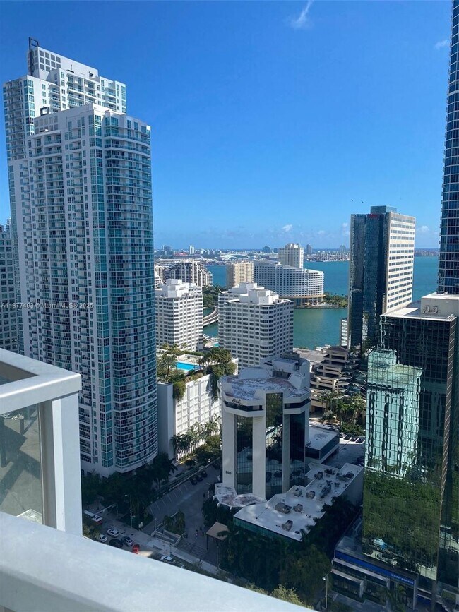 Building Photo - 1050 Brickell Ave