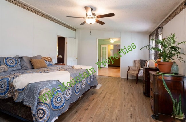 Building Photo - 52 Clear View Run Dr