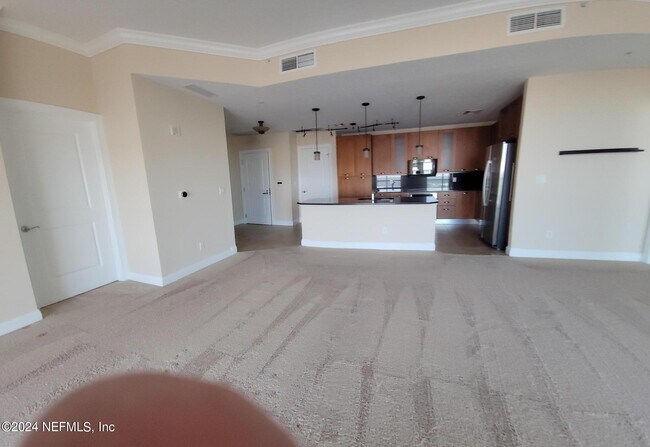 Building Photo - 1431 Riverplace Blvd