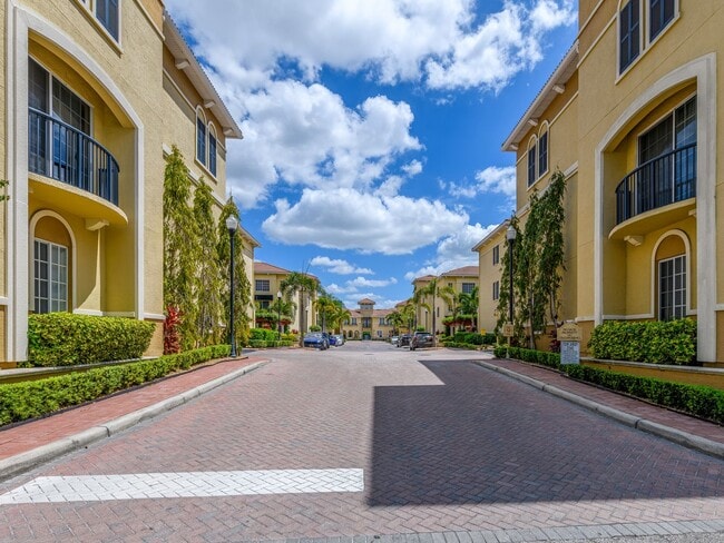 Building Photo - South Tampa