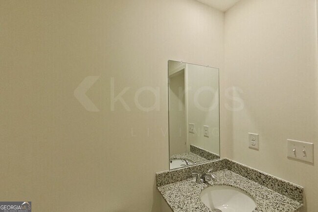 Building Photo - 108 Flat Rock Ml Trl