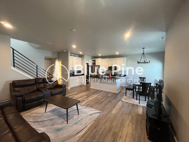 Building Photo - 2886 Sunburst Dr