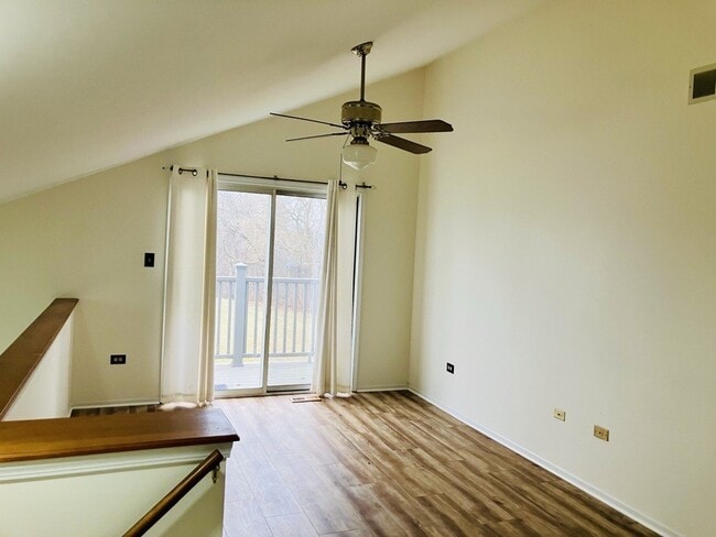 Building Photo - 3524 Willowview Ct