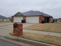 Building Photo - 3515-3515 E Hudson St