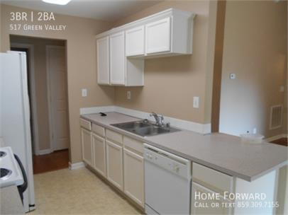 Building Photo - 517 Green Valley Dr
