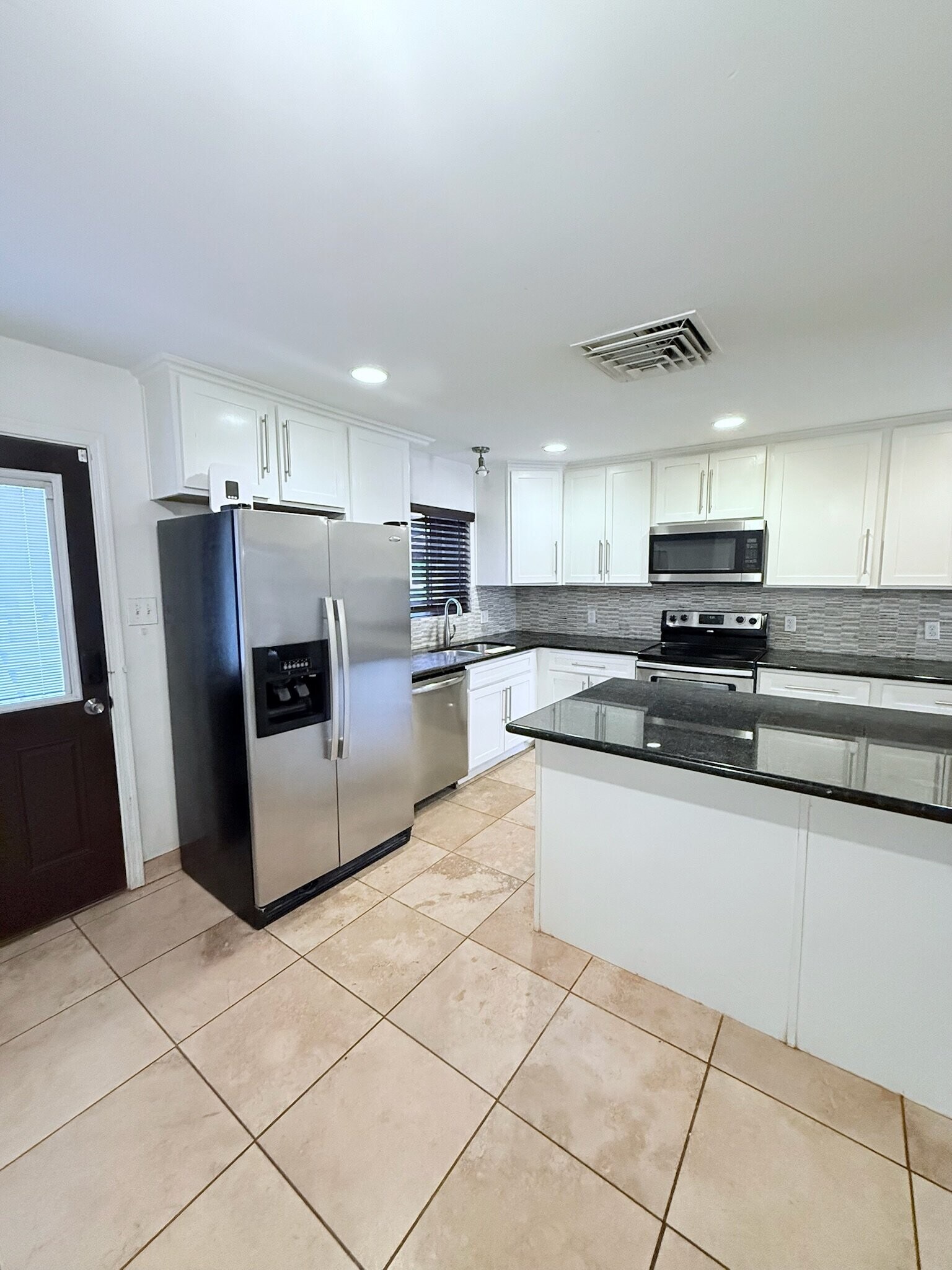 Building Photo - 4213 N Westview Dr