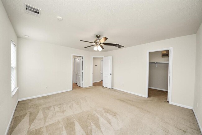 Building Photo - 3302 Regal Park Ln