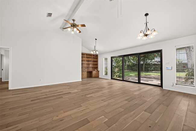 Building Photo - 12411 Pinerock Ln