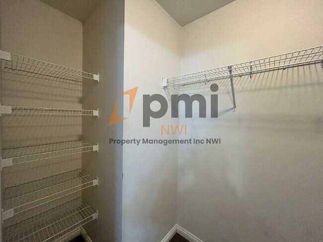 Building Photo - 4000 Silhavy Rd