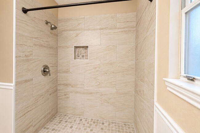 Building Photo - 4120 Tulip Tree Ct