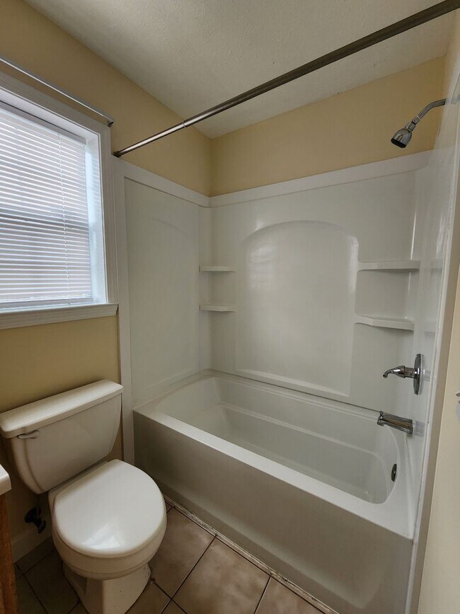 Building Photo - 5434 Sunset Ave