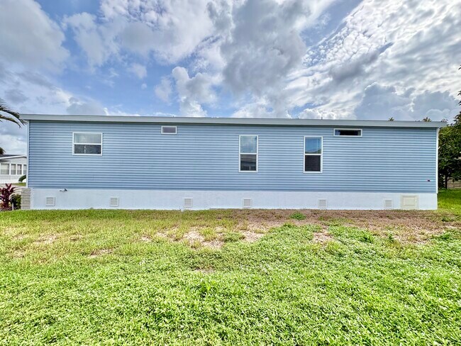Building Photo - 5715 Camelford Dr